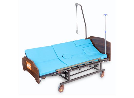 Функциональная кровать для ухода за лежачими больными с переворотом, туалетом и матрасом MET REMEKS